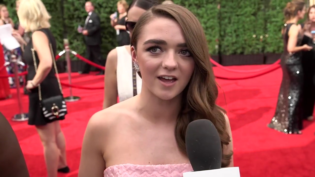 Maisie_Williams_Game_Of_Thrones_Interview_Emmys_2015_0017.jpg
