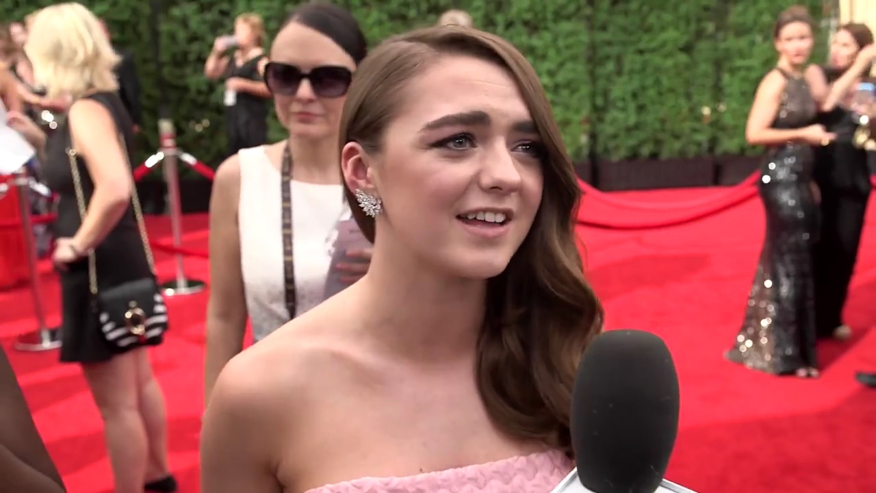 Maisie_Williams_Game_Of_Thrones_Interview_Emmys_2015_0024.jpg