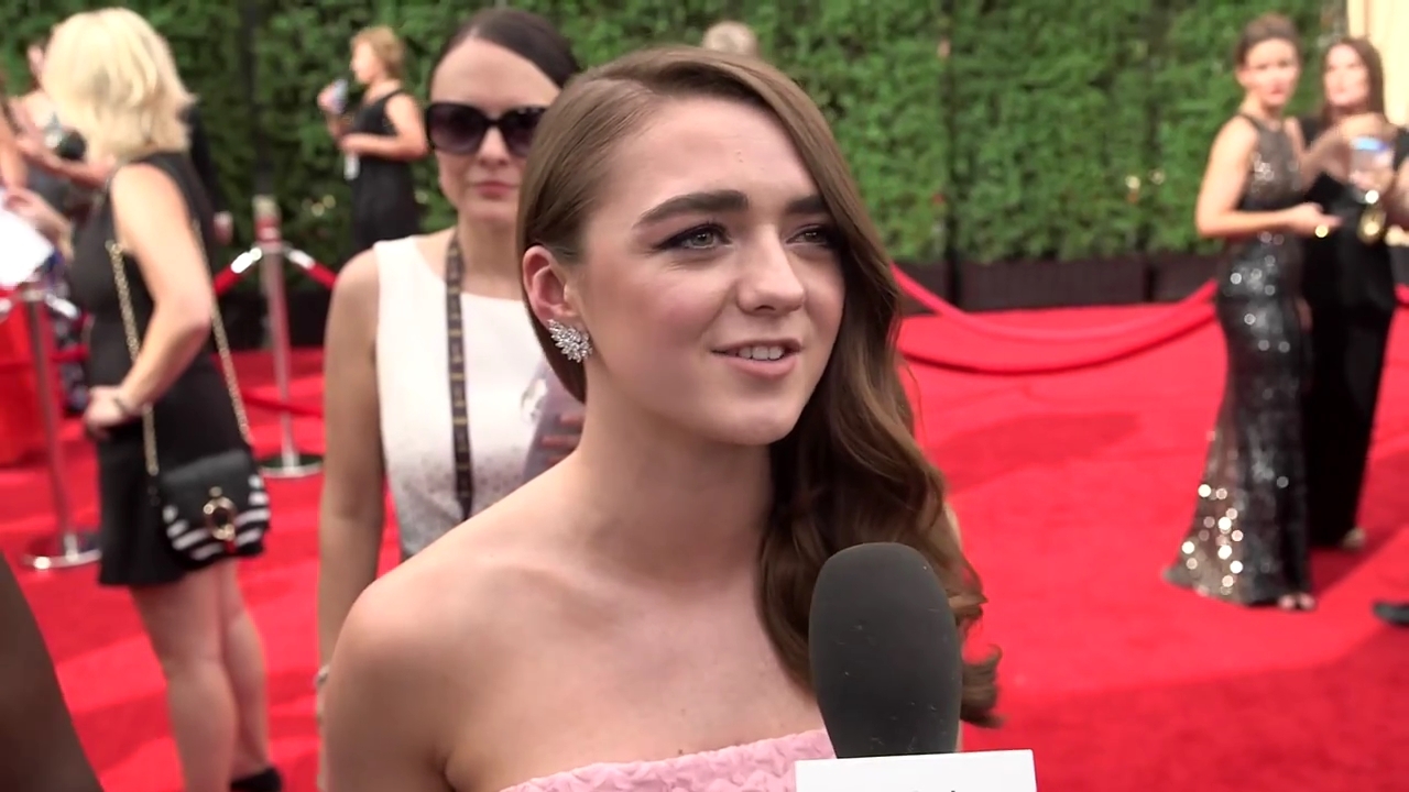 Maisie_Williams_Game_Of_Thrones_Interview_Emmys_2015_0025.jpg