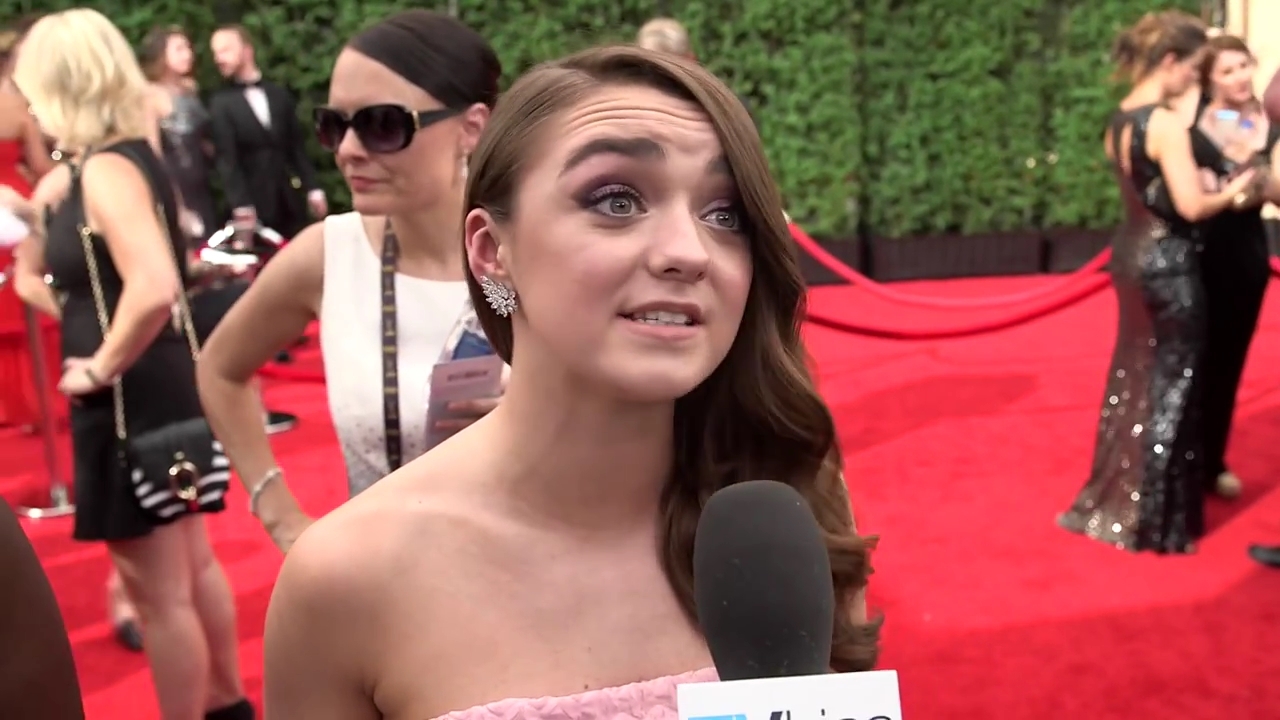 Maisie_Williams_Game_Of_Thrones_Interview_Emmys_2015_0029.jpg