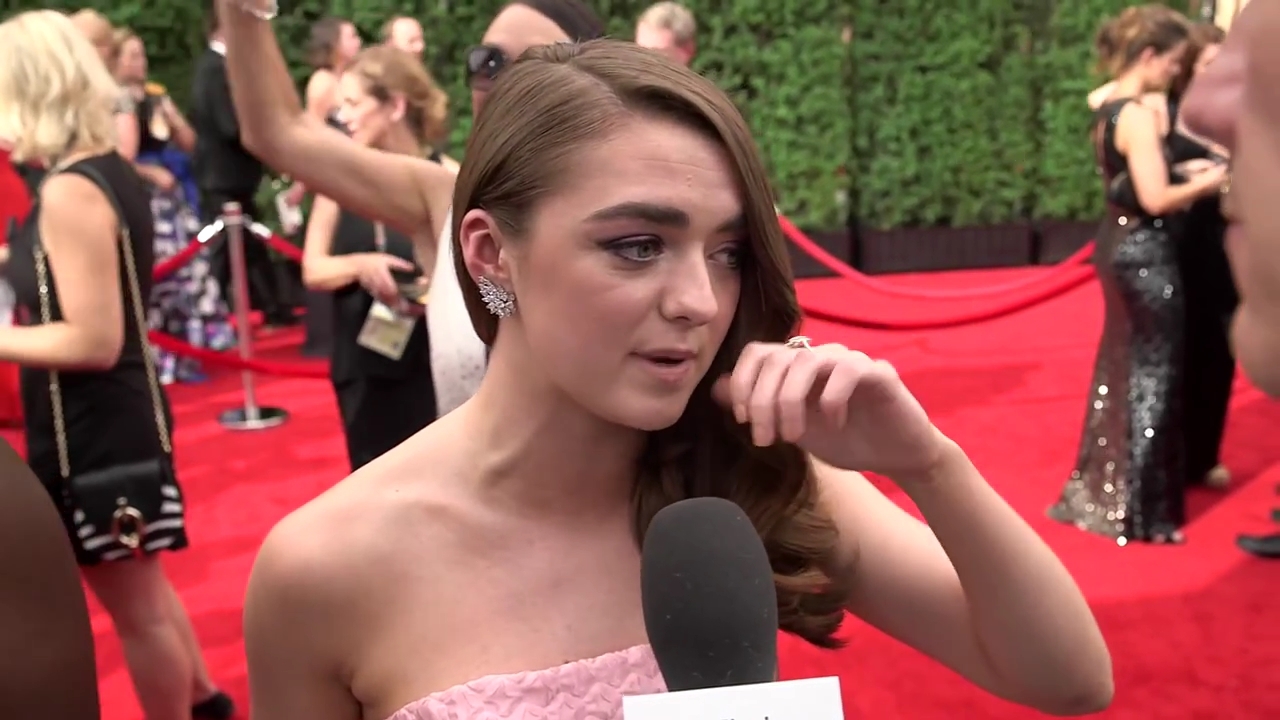 Maisie_Williams_Game_Of_Thrones_Interview_Emmys_2015_0033.jpg