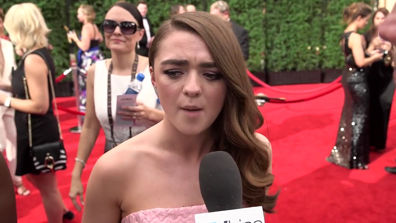 Maisie_Williams_Game_Of_Thrones_Interview_Emmys_2015_0039.jpg