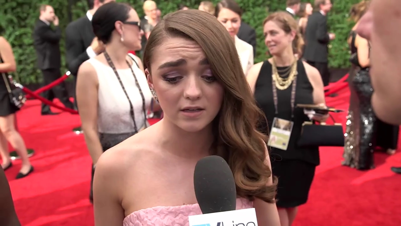 Maisie_Williams_Game_Of_Thrones_Interview_Emmys_2015_0055.jpg