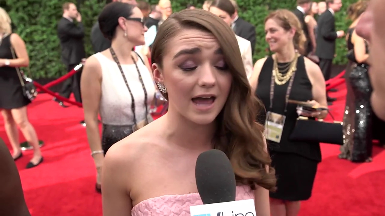 Maisie_Williams_Game_Of_Thrones_Interview_Emmys_2015_0056.jpg