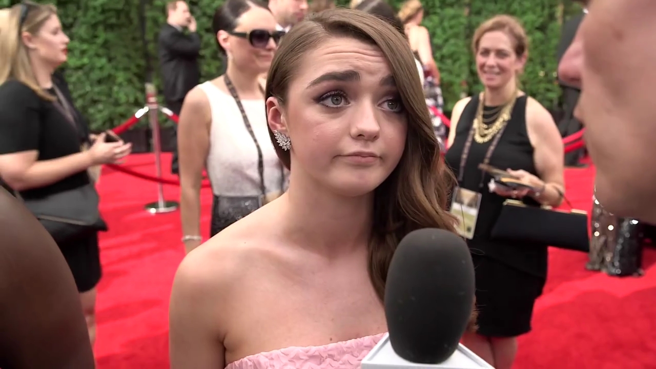 Maisie_Williams_Game_Of_Thrones_Interview_Emmys_2015_0060.jpg