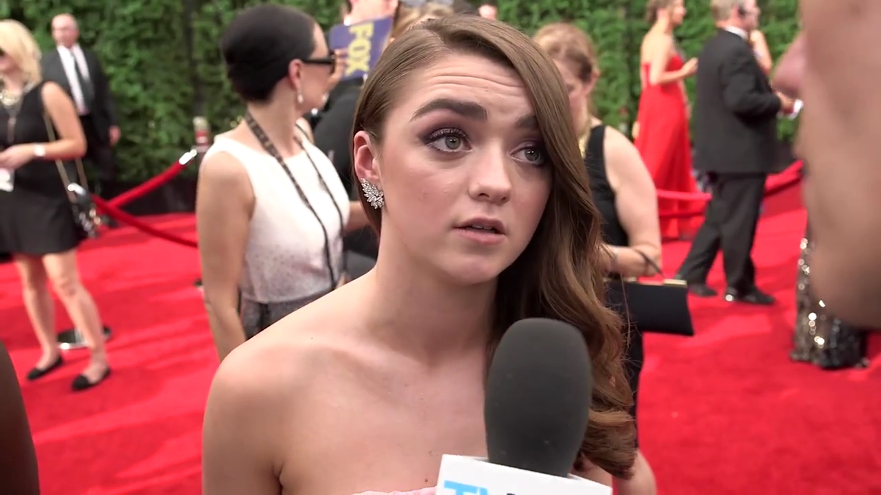 Maisie_Williams_Game_Of_Thrones_Interview_Emmys_2015_0067.jpg