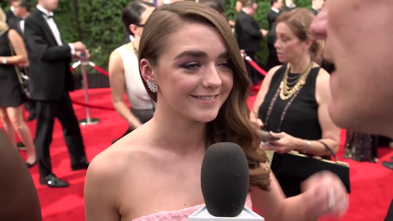 Maisie_Williams_Game_Of_Thrones_Interview_Emmys_2015_0085.jpg