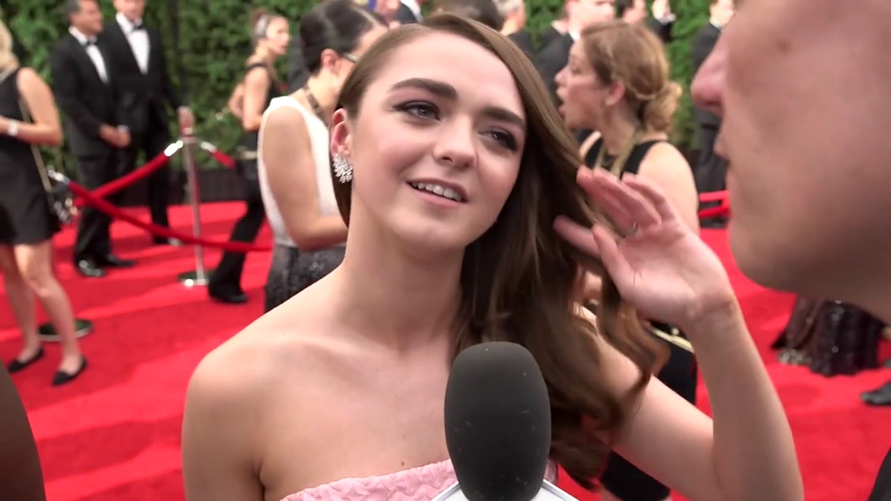 Maisie_Williams_Game_Of_Thrones_Interview_Emmys_2015_0088.jpg