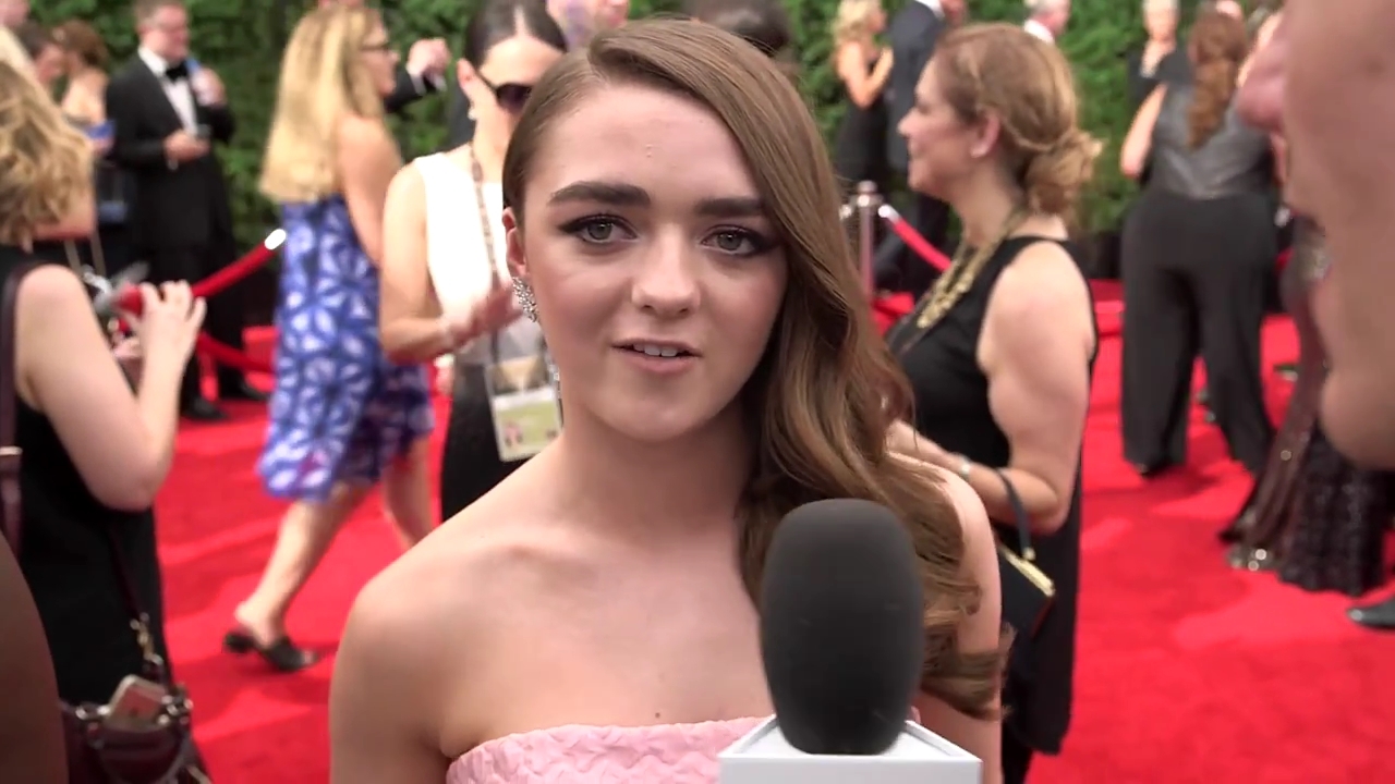 Maisie_Williams_Game_Of_Thrones_Interview_Emmys_2015_0102.jpg