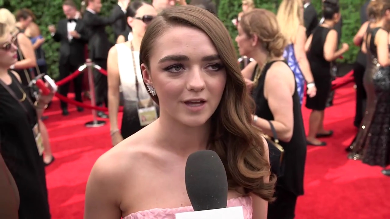 Maisie_Williams_Game_Of_Thrones_Interview_Emmys_2015_0112.jpg