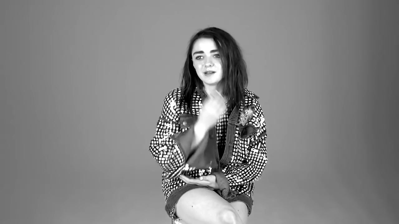 Maisie_Williams_plays__Would_You_Rather__with_GLAMOUR__103.jpg