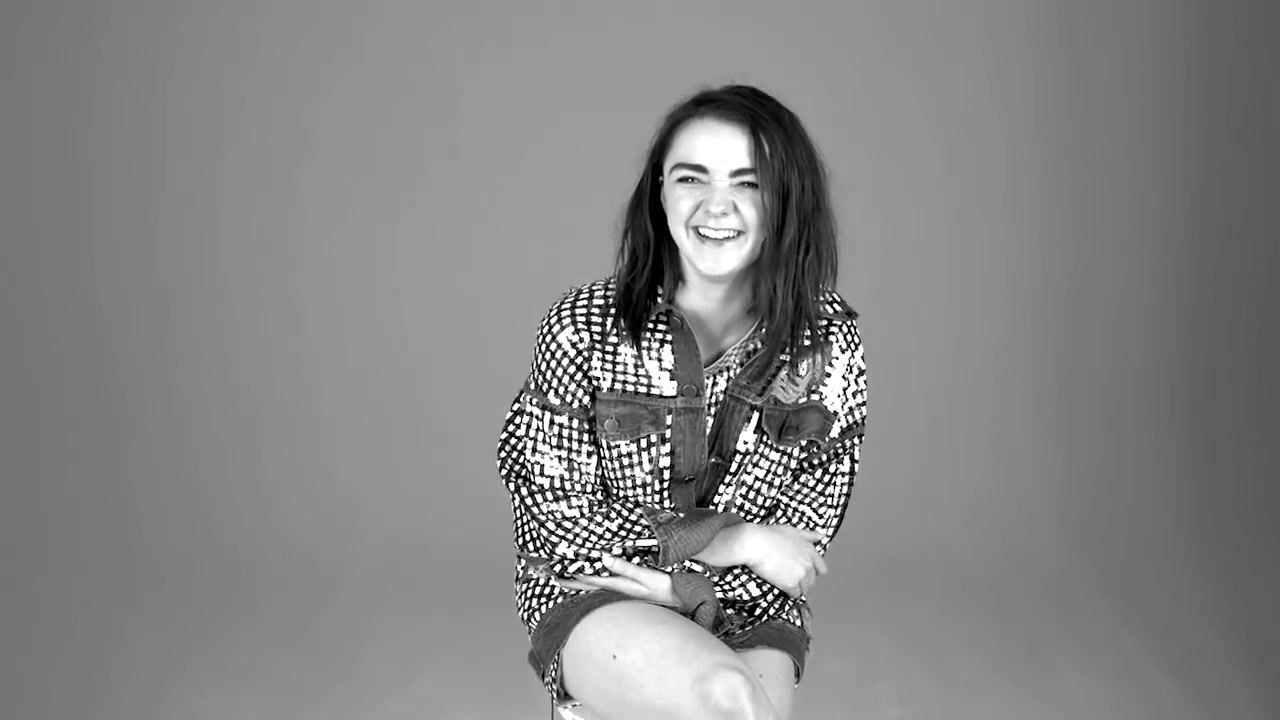 Maisie_Williams_plays__Would_You_Rather__with_GLAMOUR__138.jpg