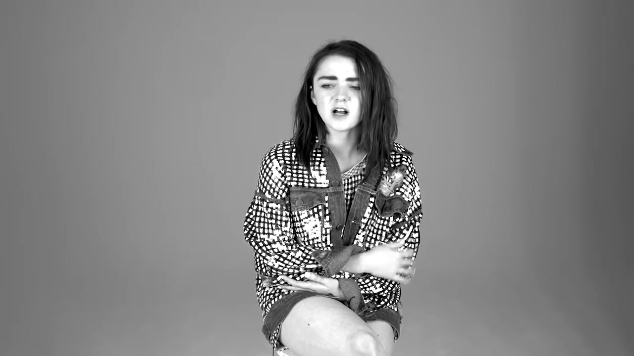 Maisie_Williams_plays__Would_You_Rather__with_GLAMOUR__158.jpg