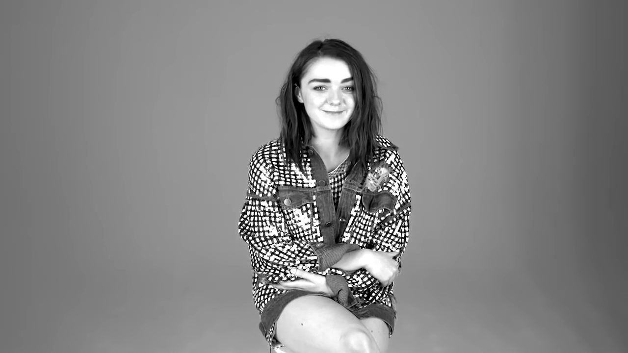 Maisie_Williams_plays__Would_You_Rather__with_GLAMOUR__19.jpg