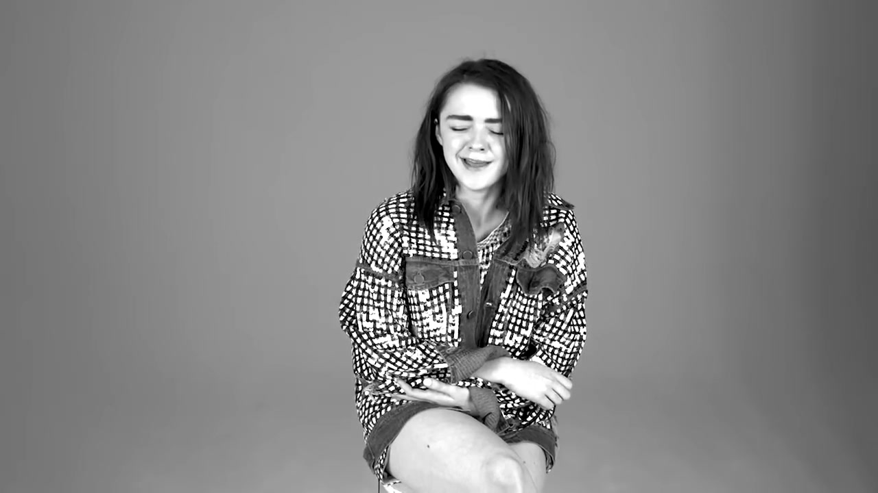 Maisie_Williams_plays__Would_You_Rather__with_GLAMOUR__198.jpg