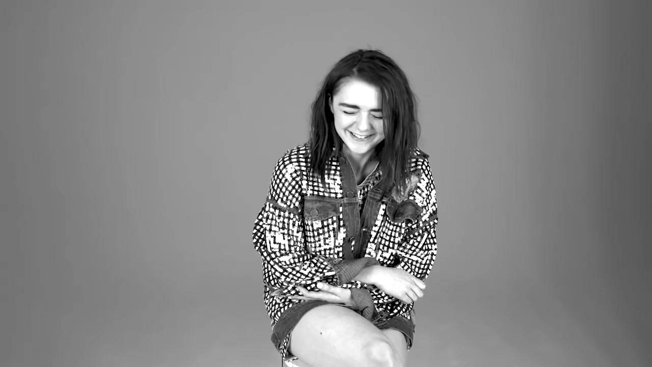 Maisie_Williams_plays__Would_You_Rather__with_GLAMOUR__200.jpg
