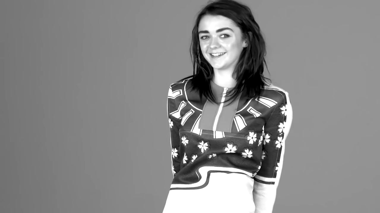 Maisie_Williams_plays__Would_You_Rather__with_GLAMOUR__31.jpg