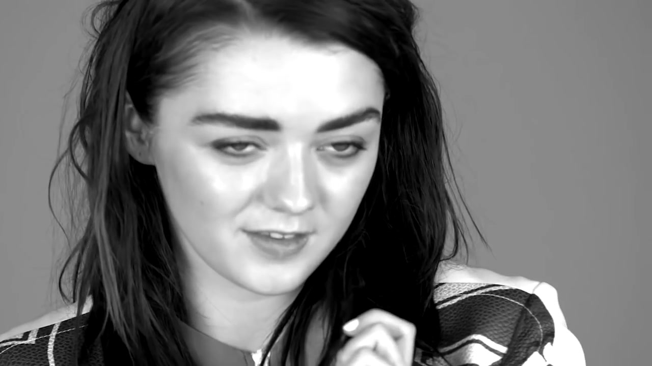 Maisie_Williams_plays__Would_You_Rather__with_GLAMOUR__36.jpg