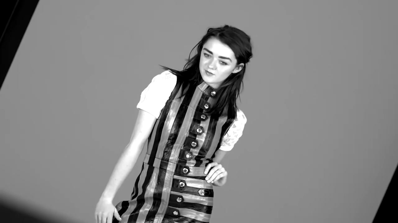 Maisie_Williams_plays__Would_You_Rather__with_GLAMOUR__38.jpg