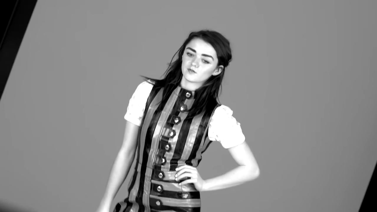 Maisie_Williams_plays__Would_You_Rather__with_GLAMOUR__41.jpg
