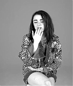 Maisie_Williams_plays__Would_You_Rather__with_GLAMOUR__104.jpg