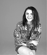Maisie_Williams_plays__Would_You_Rather__with_GLAMOUR__140.jpg