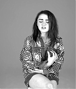 Maisie_Williams_plays__Would_You_Rather__with_GLAMOUR__155.jpg