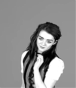 Maisie_Williams_plays__Would_You_Rather__with_GLAMOUR__222.jpg