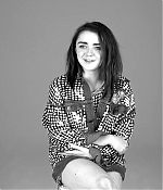 Maisie_Williams_plays__Would_You_Rather__with_GLAMOUR__47.jpg
