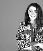 Maisie_Williams_plays__Would_You_Rather__with_GLAMOUR__73.jpg