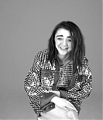 Maisie_Williams_plays__Would_You_Rather__with_GLAMOUR__88.jpg
