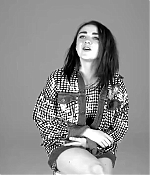 Maisie_Williams_plays__Would_You_Rather__with_GLAMOUR__96.jpg