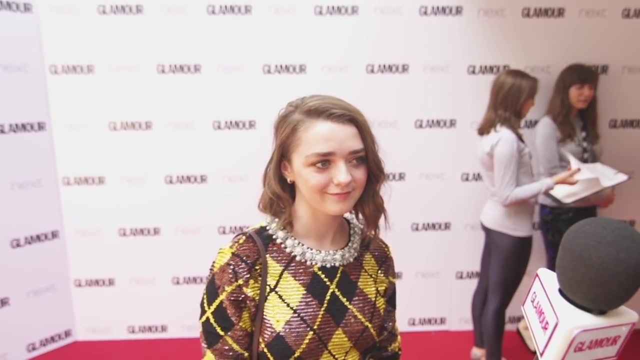 Maisie_Williams_Game_of_Thrones_Interview_Glamour_Awards_2015_06.jpg