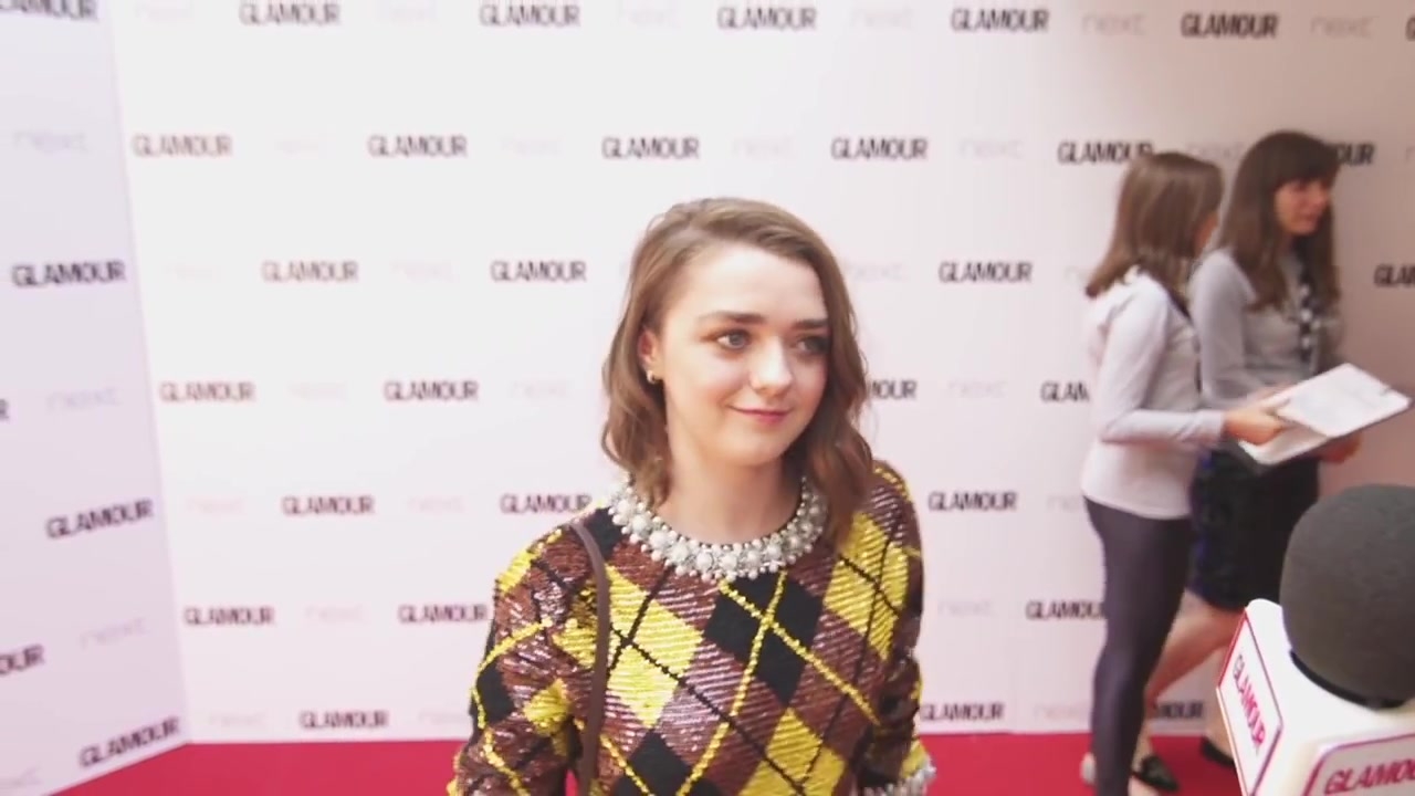 Maisie_Williams_Game_of_Thrones_Interview_Glamour_Awards_2015_08.jpg