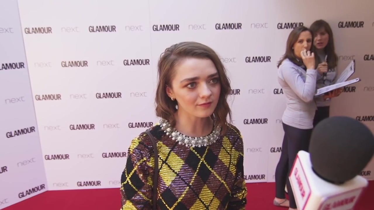 Maisie_Williams_Game_of_Thrones_Interview_Glamour_Awards_2015_144.jpg