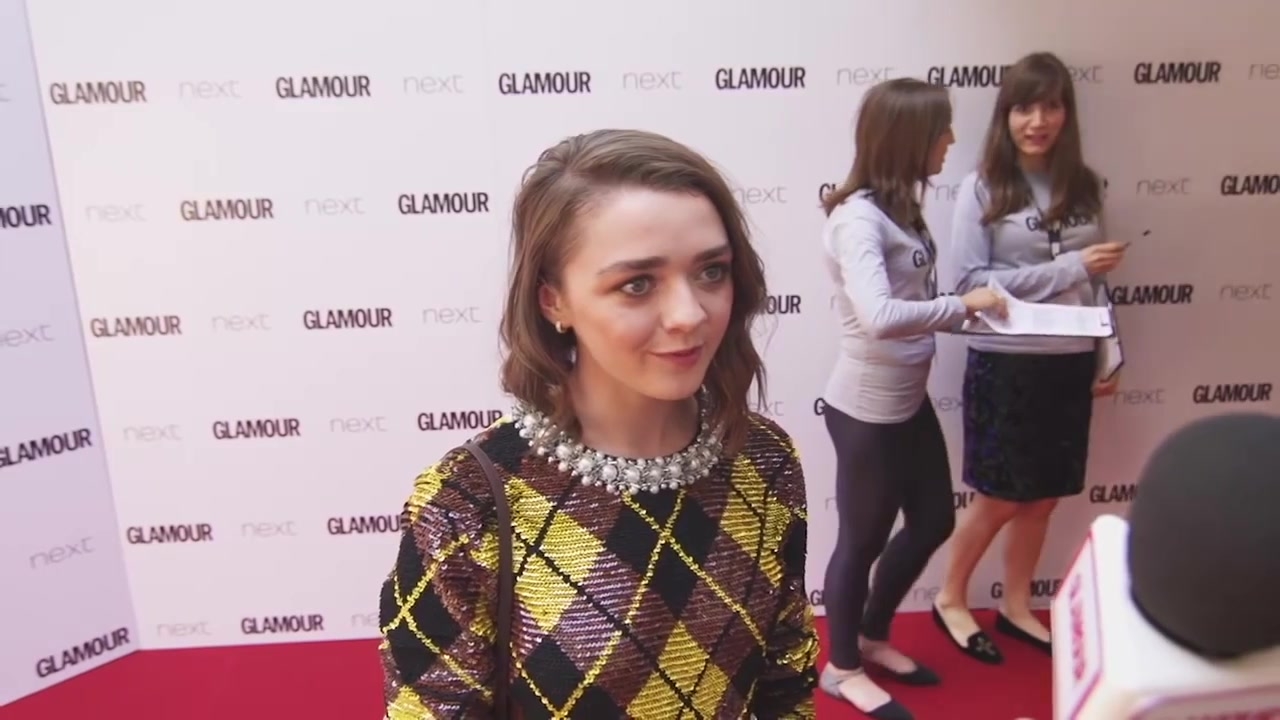 Maisie_Williams_Game_of_Thrones_Interview_Glamour_Awards_2015_70.jpg