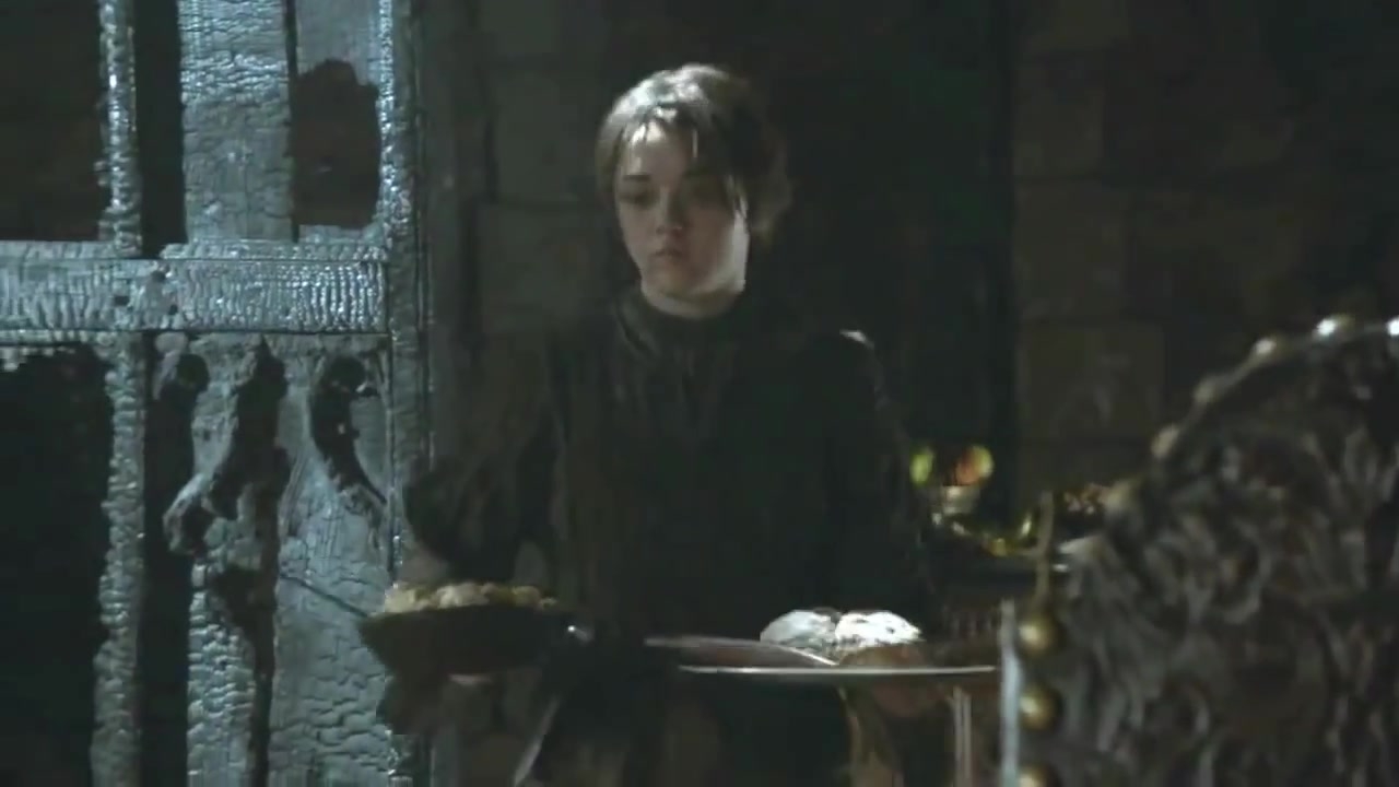 Maisie_Williams_Talks_Games_Of_Thrones_Season_5_107.jpg