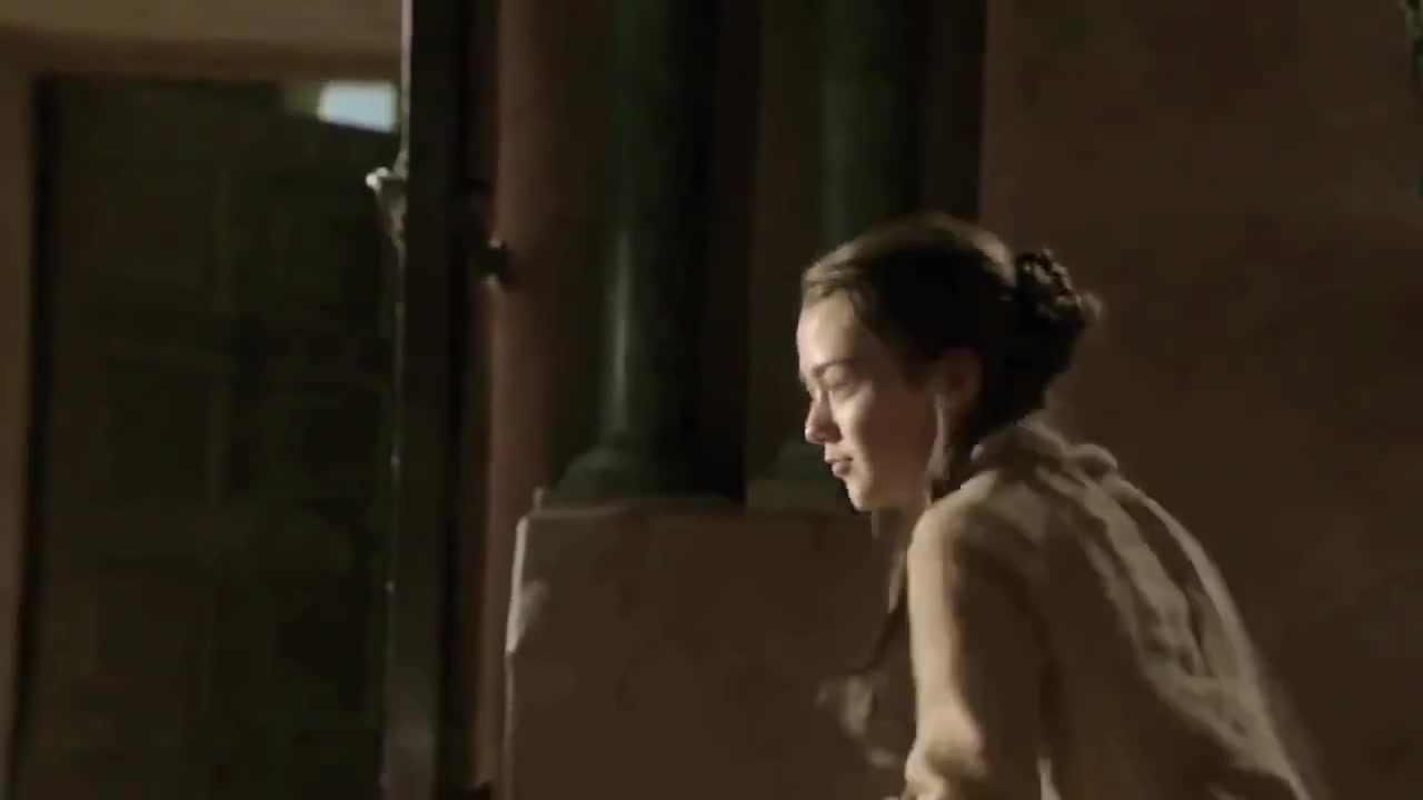 Maisie_Williams_Talks_Games_Of_Thrones_Season_5_93.jpg