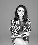 normal_Maisie_Williams_plays__Would_You_Rather__with_GLAMOUR__17.jpg