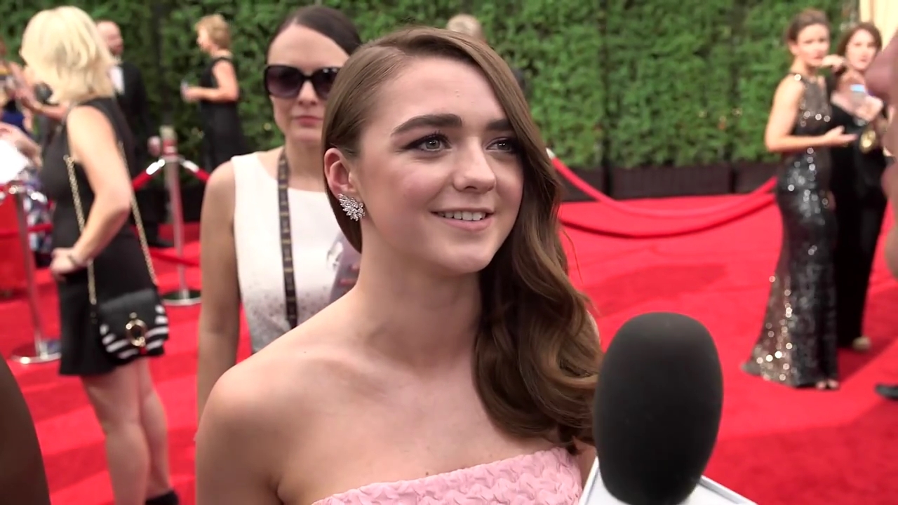 Maisie_Williams_Game_Of_Thrones_Interview_Emmys_2015_0026.jpg