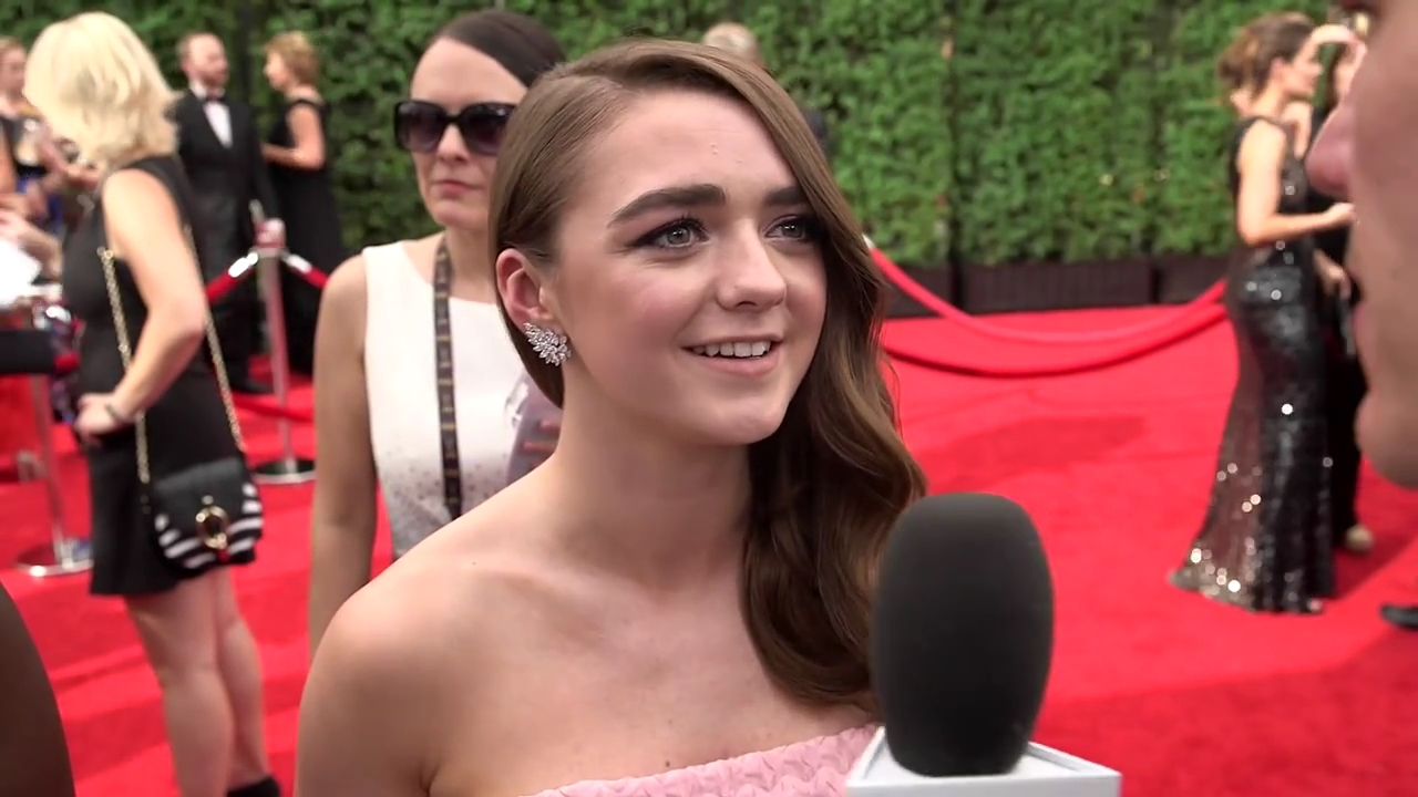 Maisie_Williams_Game_Of_Thrones_Interview_Emmys_2015_0027.jpg