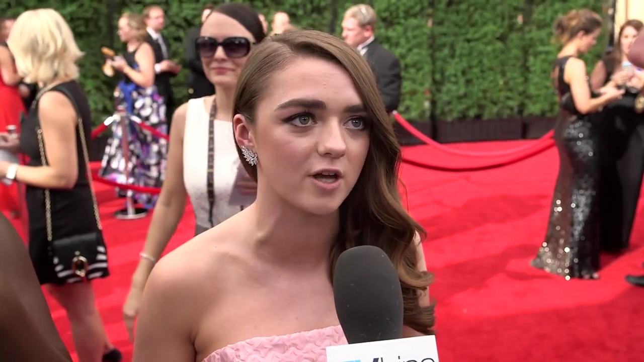 Maisie_Williams_Game_Of_Thrones_Interview_Emmys_2015_0037.jpg
