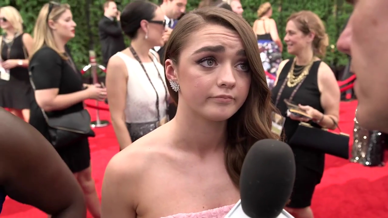 Maisie_Williams_Game_Of_Thrones_Interview_Emmys_2015_0061.jpg