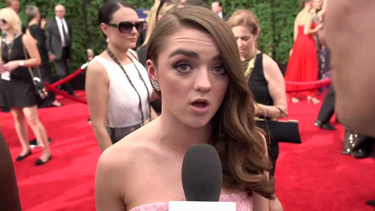 Maisie_Williams_Game_Of_Thrones_Interview_Emmys_2015_0069.jpg