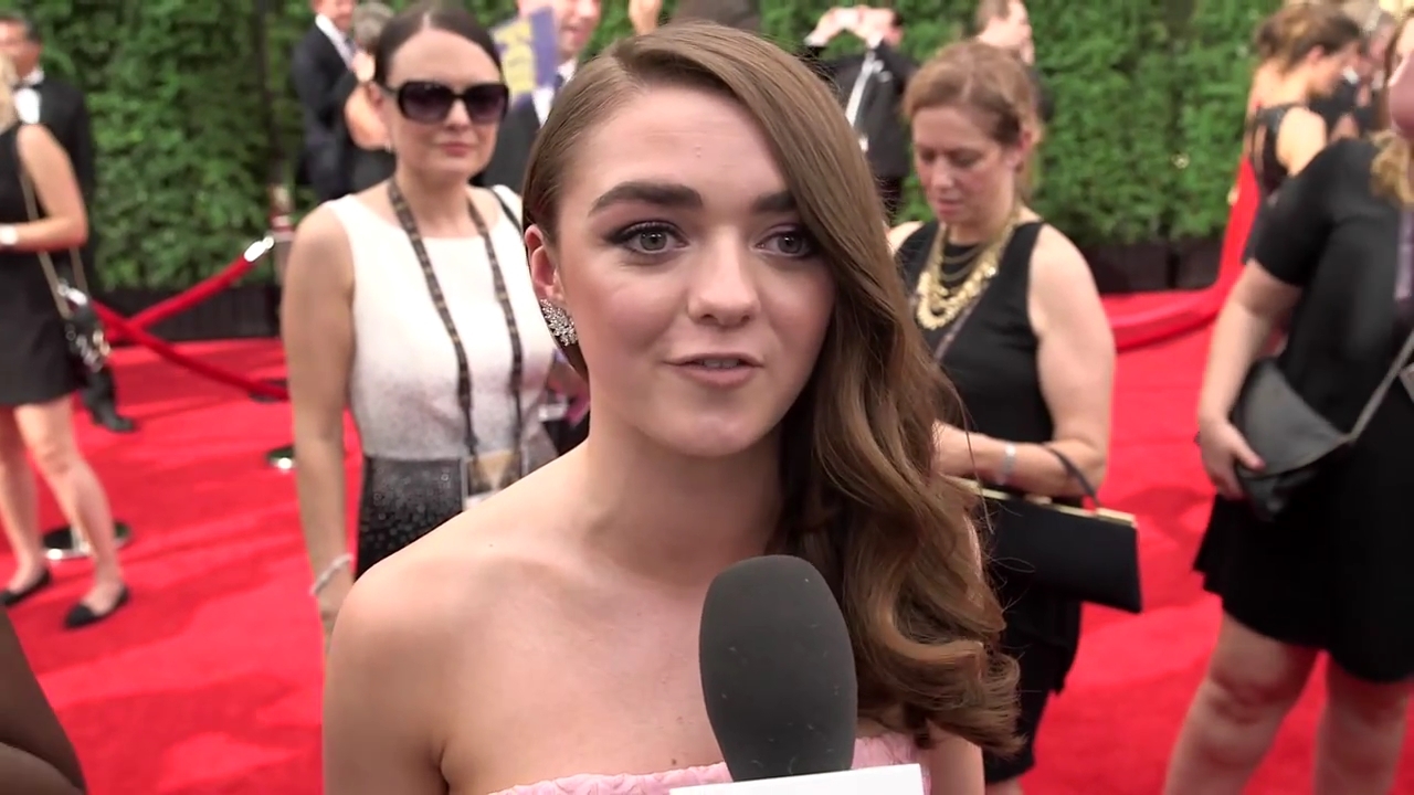 Maisie_Williams_Game_Of_Thrones_Interview_Emmys_2015_0077.jpg