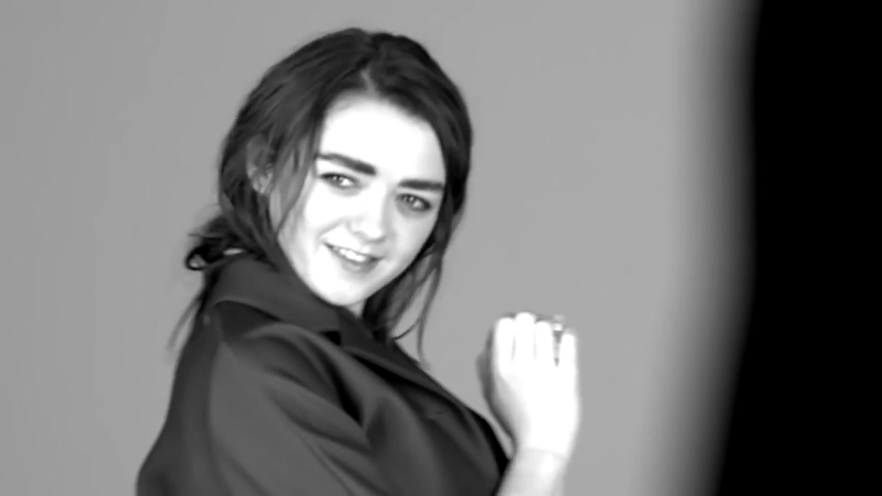 Maisie_Williams_plays__Would_You_Rather__with_GLAMOUR__28.jpg