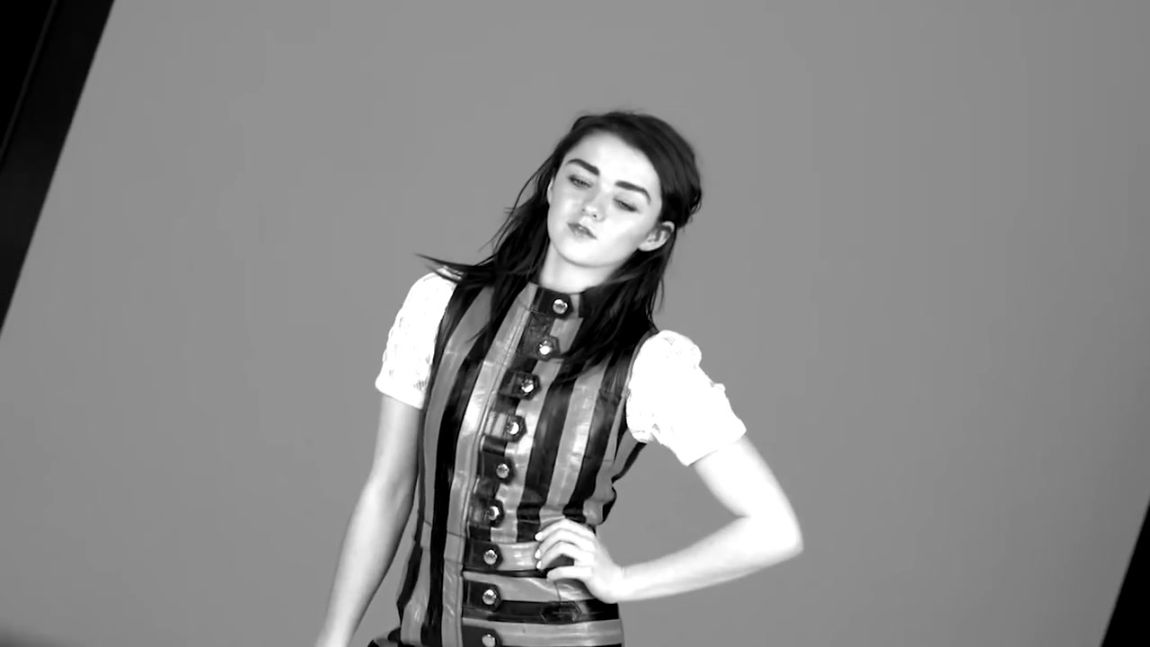 Maisie_Williams_plays__Would_You_Rather__with_GLAMOUR__42.jpg