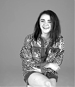 Maisie_Williams_plays__Would_You_Rather__with_GLAMOUR__137.jpg