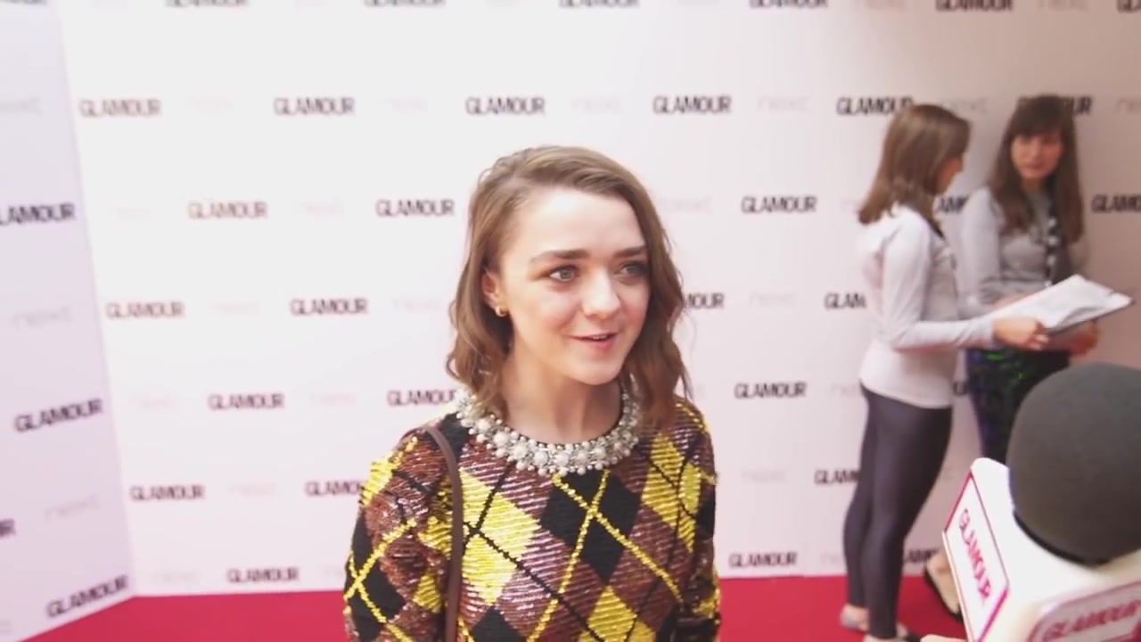 Maisie_Williams_Game_of_Thrones_Interview_Glamour_Awards_2015_02.jpg