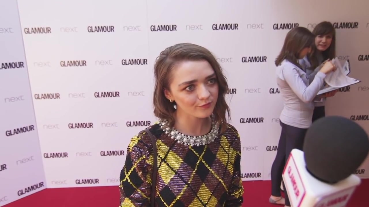 Maisie_Williams_Game_of_Thrones_Interview_Glamour_Awards_2015_140.jpg